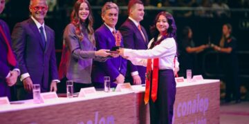 Ceremonia de graduación de la Generación 2023-2026 en la Arena Monterrey con Mariana Rodríguez