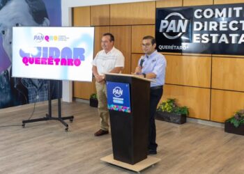 Martín Arango, presidente del PAN en Querétaro, durante la invitación a firmar un compromiso contra narcocandidaturas.