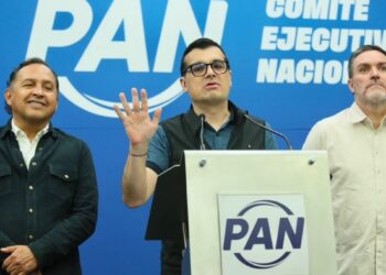 Logo del PAN y PRI en una mesa de negociaciones políticas