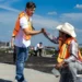 Samuel García supervisando trabajos de rehabilitación en escuelas de Topo Chico