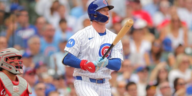 Pete Crow-Armstrong conecta un jonrón en partido contra Rojos de Cincinnati.