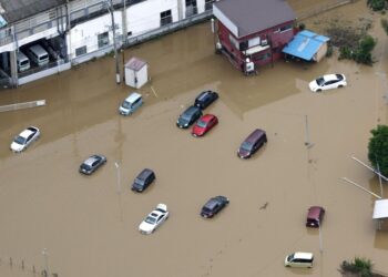 Inundaciones en Japón dejan cinco muertos y caos