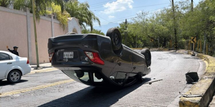 Accidente en Guadalupe por barrera de seguridad