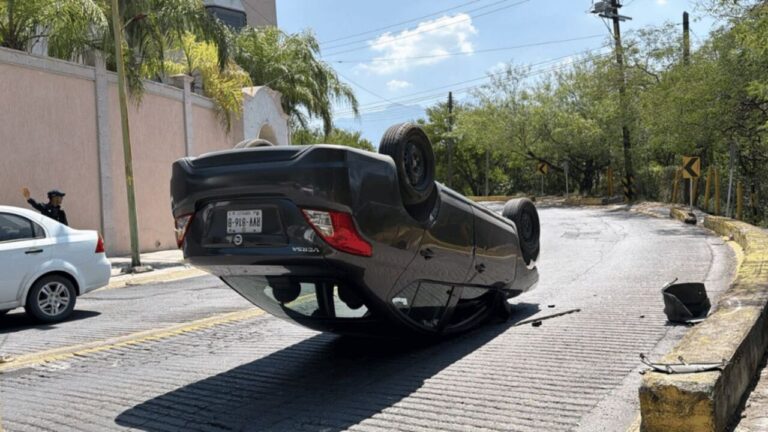Accidente en Guadalupe por barrera de seguridad