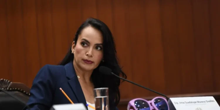 Irma Moreno Ovalles durante una conferencia de prensa en Culiacán, Sinaloa.
