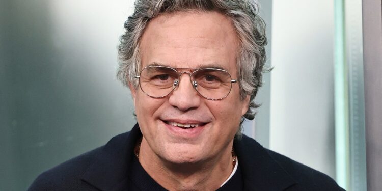 Mark Ruffalo y figuras del entretenimiento apoyan su libre expresión