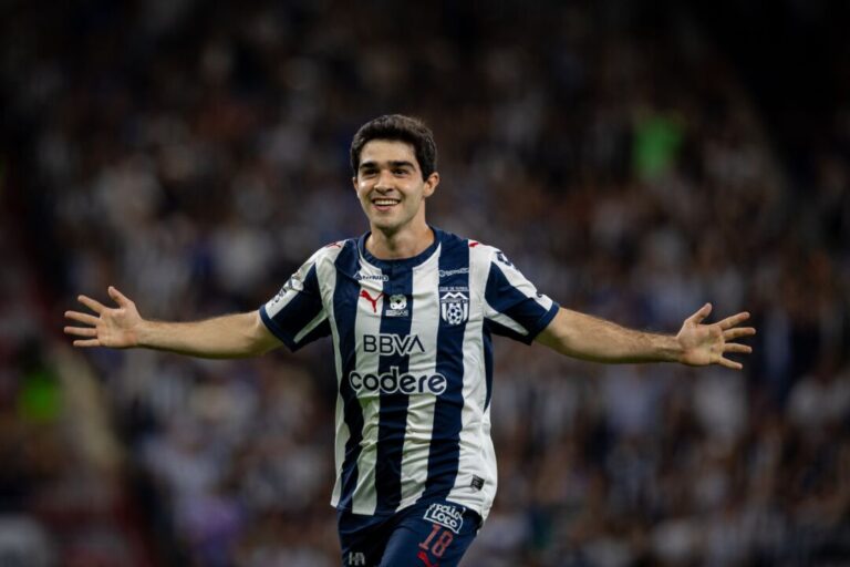 Rayados acaba con sequía de triunfo en Liga
