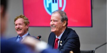 Vicente Fox anuncia movimiento político hacia elecciones de 2027