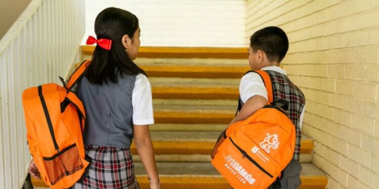 Regreso a clases en Nuevo León con más de un millón de alumnos en 2026