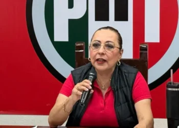 Cora Amalia Castilla Madrid durante un evento del PRI en Quintana Roo.