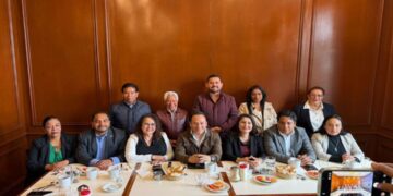 Conferencia de prensa de exediles respaldando a Ricardo Moreno Bastida en Toluca.