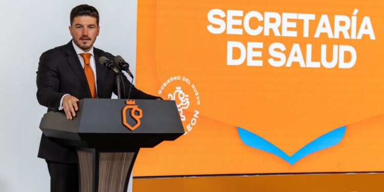 Samuel García en conferencia sobre salud en Nuevo León