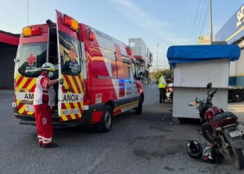 ACCIDENTE EN MONTERREY DEJA LESIONADOS A PADRE E HIJA