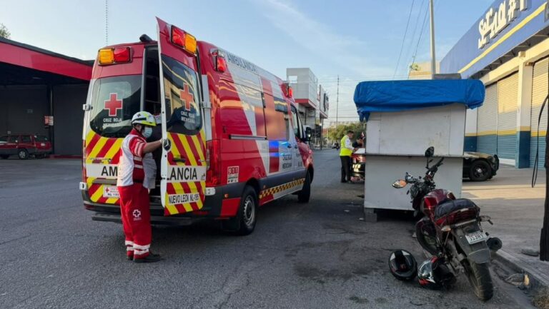 ACCIDENTE EN MONTERREY DEJA LESIONADOS A PADRE E HIJA