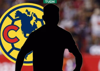 Futbolista Iván Tona en su presentación con el club América
