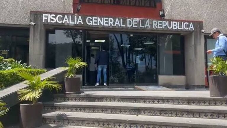 QUIROZ PIDE QUE FGR REVISE CELULAR DE CARLOS MANZO