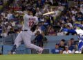 Leo Bernal celebra su primer jonrón en MLB