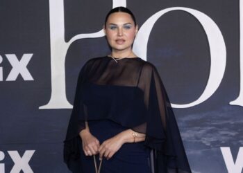 Estefanía Villarreal comparte mensaje de preocupación sobre su salud mental.