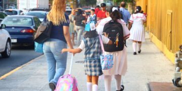 Alumnas y alumnos regresan a clases en Nuevo León