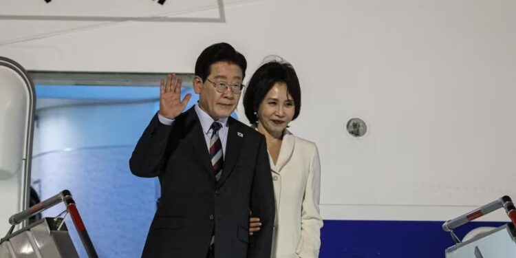 LEE JAE-MYUNG INICIA VISITA DE ESTADO A MÉXICO CON OFRENDA EN CHAPULTEPEC