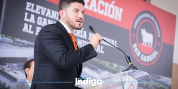 Samuel García durante la inauguración de la planta de procesamiento de ganado San Gabriel
