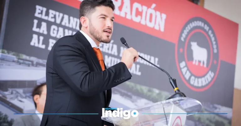 Samuel García durante la inauguración de la planta de procesamiento de ganado San Gabriel