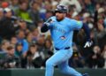 Anthony Santander durante un partido de los Blue Jays