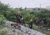 Buscan a hombre de 27 años arrastrado por un canalón en Monterrey