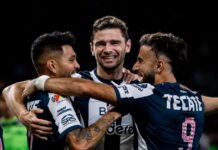 Rayados sufre al final, pero vence a Pachuca